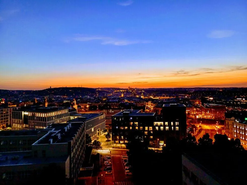Večerní panorama Prahy